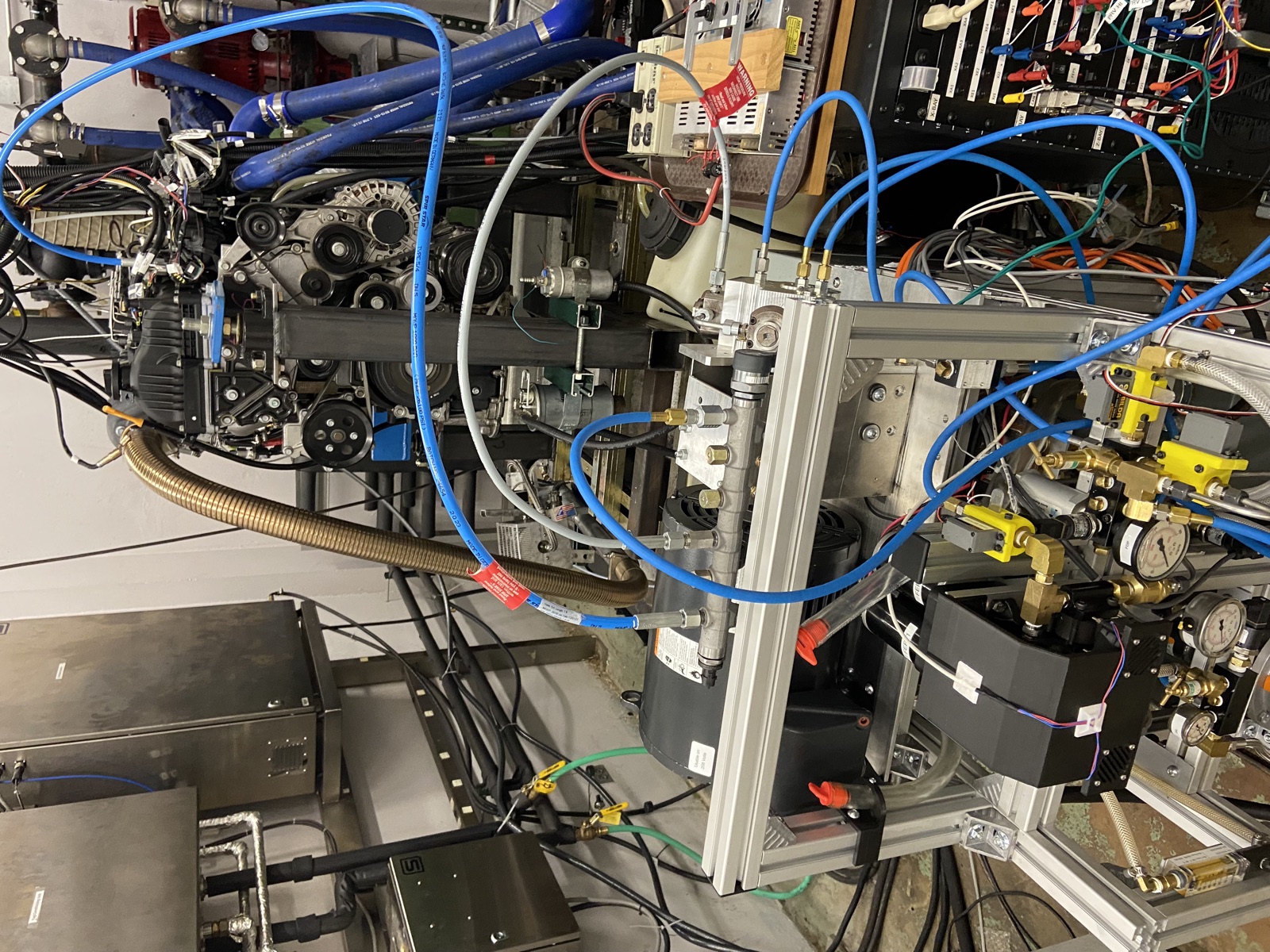 High-Pressure Fast-Response Direct Injection System for Light-Duty Engines (image 1 of 4)